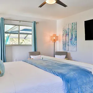  Holiday home Serenity United States